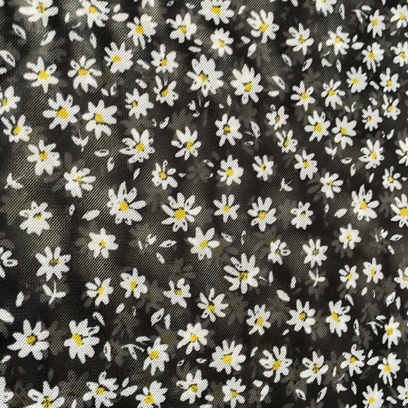 H&M Daisy Print Crop Top - Picture 10 of 13